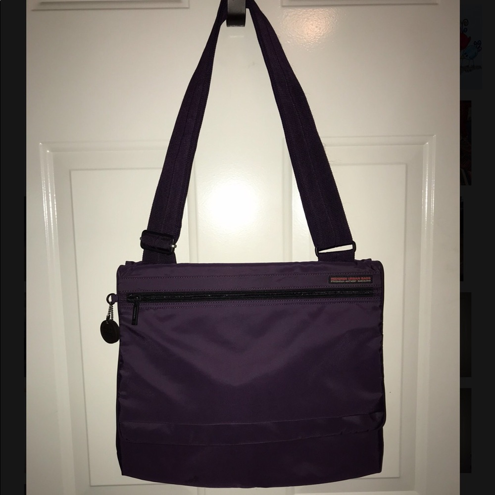 NWOT Large Hedgren Crossbody Messenger Bag